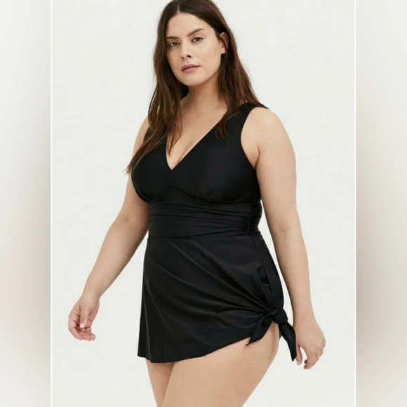 Torrid Black Wireless Asymmetrical One Piece Swim Dress With Brief Size 5 - Picture 1 of 7